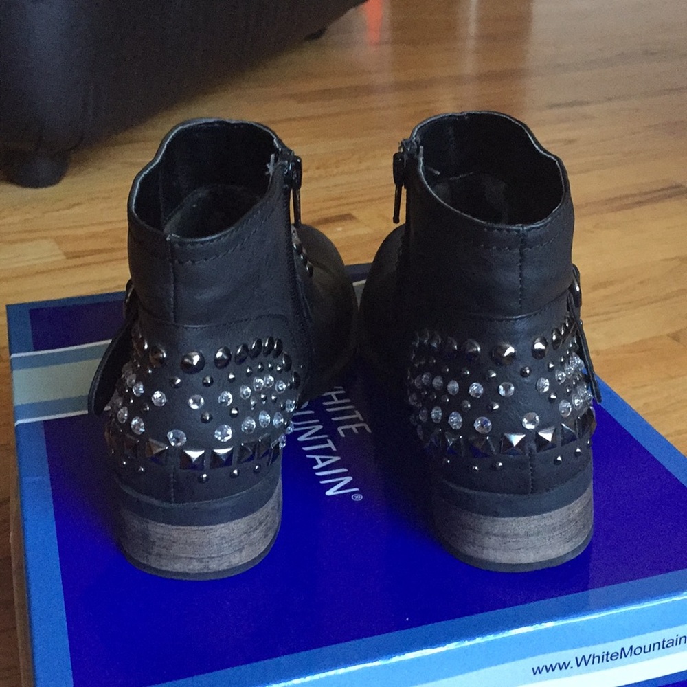 Booties - Picture 4 of 6